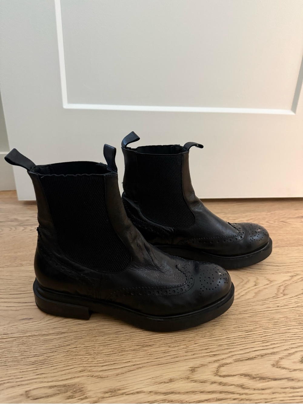 Gravitypope Black Leather Chelsea Boots Size 40